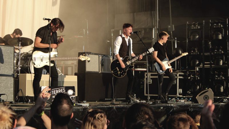 Fichier:Last Train background.jpg