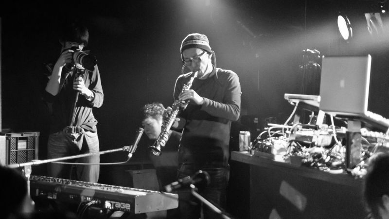 Fichier:Uyama Hiroto background.jpg