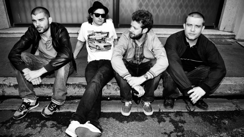 Fichier:Birdy Nam Nam background.jpg