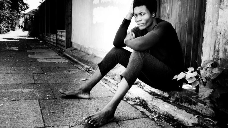 Fichier:Benjamin Clementine background.jpg