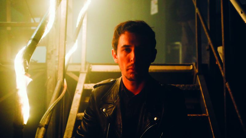 Fichier:The Avener background.jpg