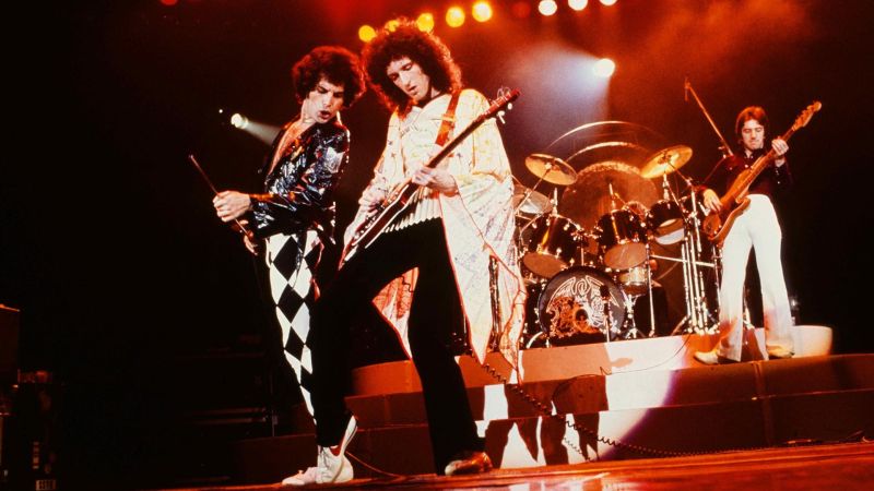 Fichier:Queen background.jpg