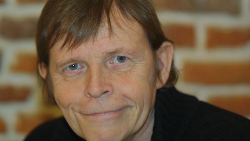 Fichier:Pierre Bachelet background.jpg