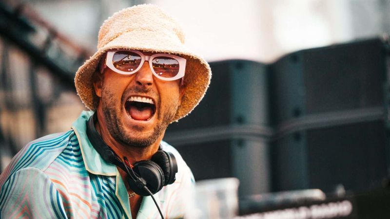 Fichier:Fisher background.jpg